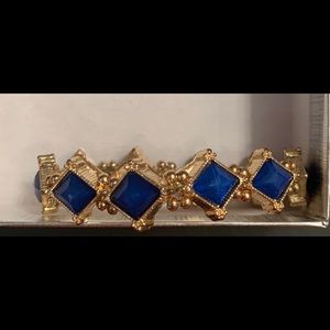 Blue stretch bracelet